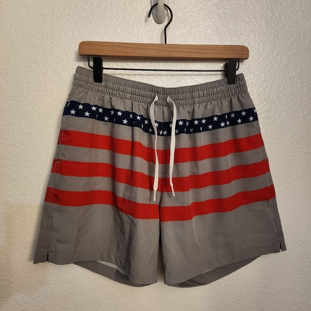 Chubbies American Flag Swim trunks Men's size large 5.5 inseam